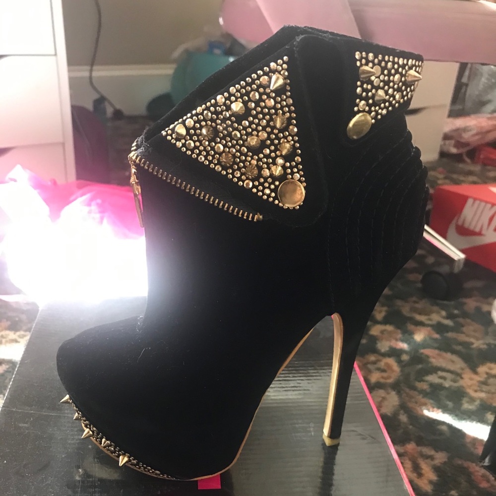 Black & gold heels